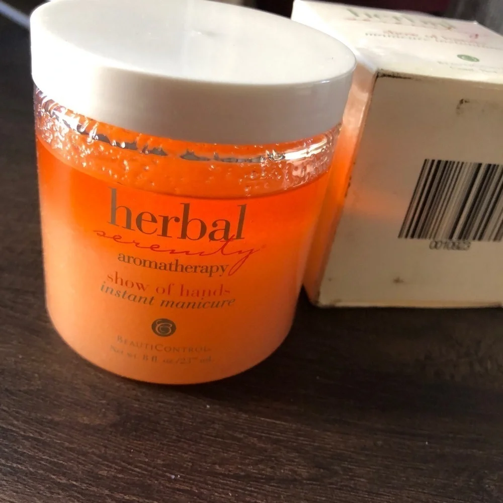 Beauticontrol Instant Manicure Exfoliating scrub New!